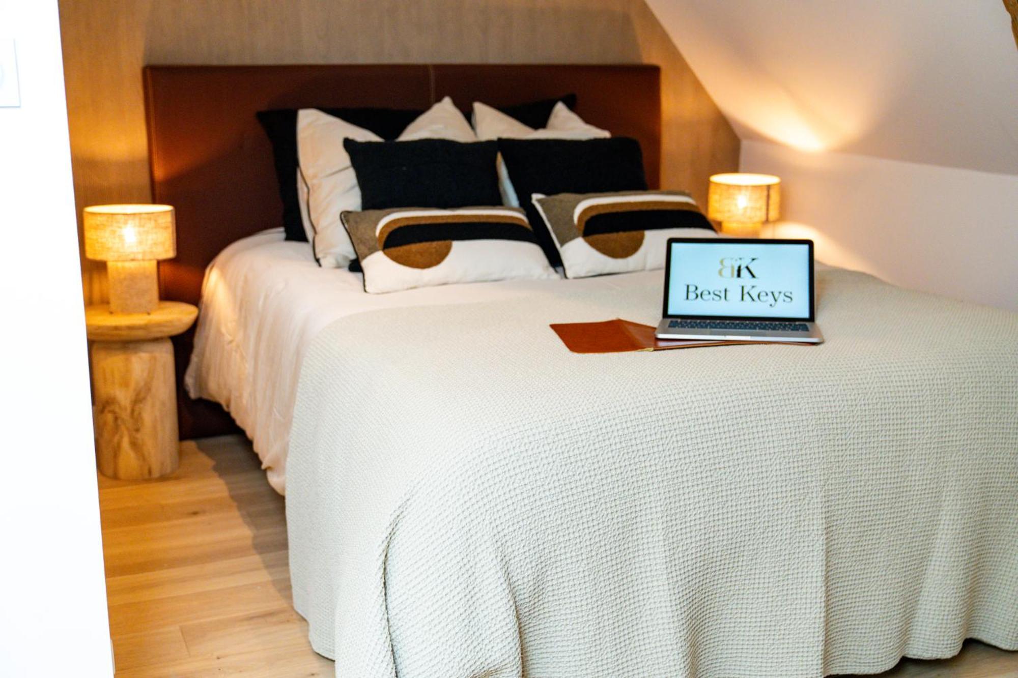 Velvet - Best Keys - Maison Duplex Elegante - Plein Centre Ville - Deco Minimaliste & Cosy - Literie Haut De Gamme - 2 Chambres Separees - Lit Queen Size & 1 Canape Convertible - Smart Tv - Wifi Fibre - Check-In Autonome Sens Exterior photo